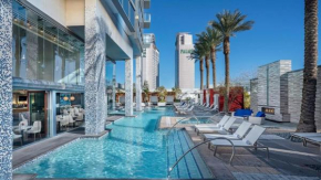 Studio with Stunning Views Balcony Access 23303